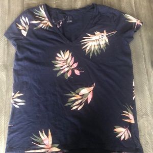 VNeck XXL a new day short sleeve shirt